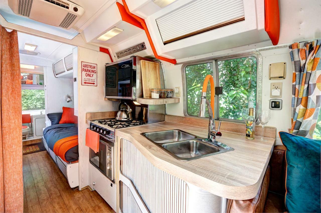 Glamping 1970 American Airstream Motorhome Ponsanooth Exterior foto